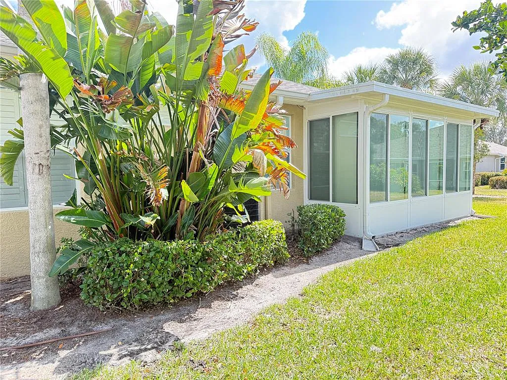 2 bed, 2.0 bath, 1376 sqft, $2,150 — Photo 4