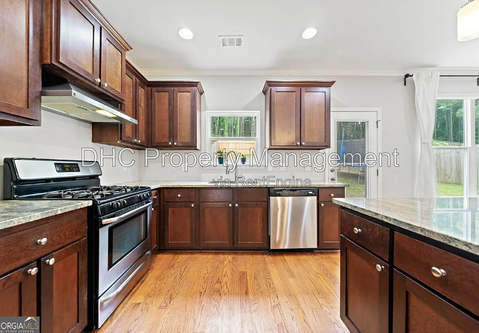 4 bed, 3.0 bath, 2178 sqft, $2,959 — Photo 2