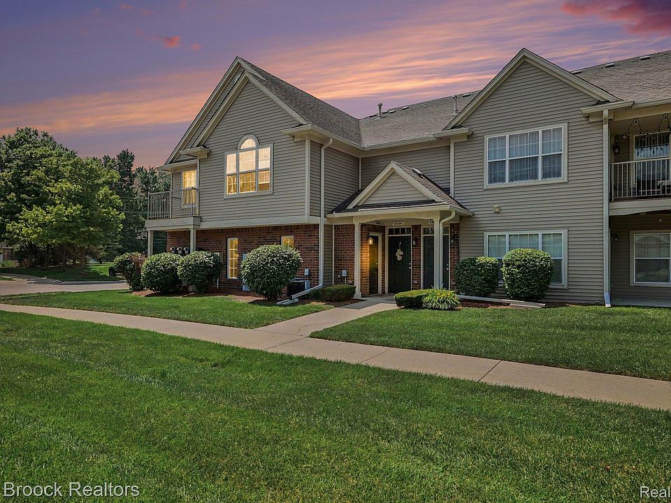 1st image of 49086 W Woods Dr