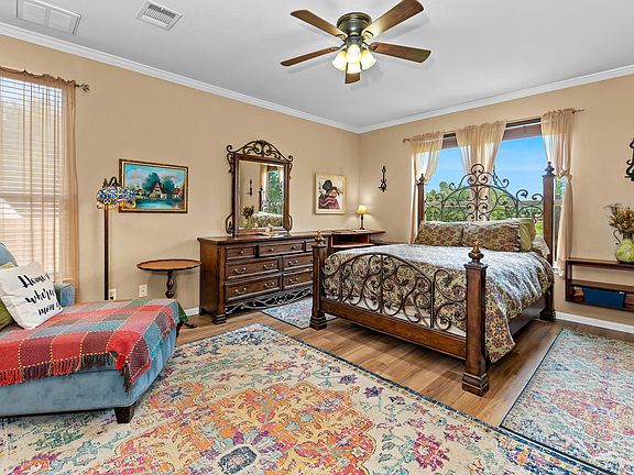 4th image of 2417 Hollis Ln