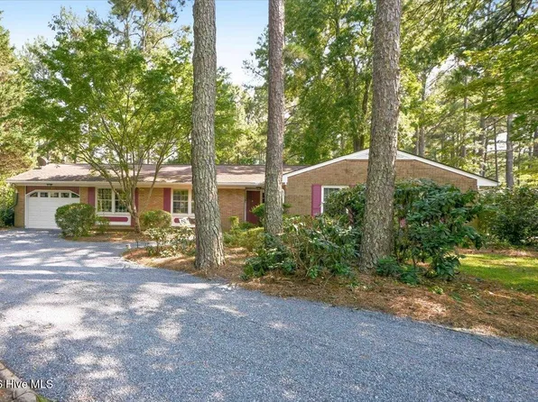 27 Bogie Drive, Whispering Pines, NC 28327