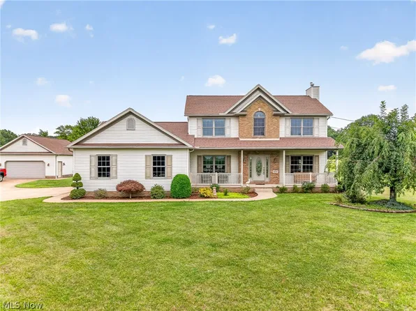 9276 Columbus Rd NE, Louisville, OH 44641