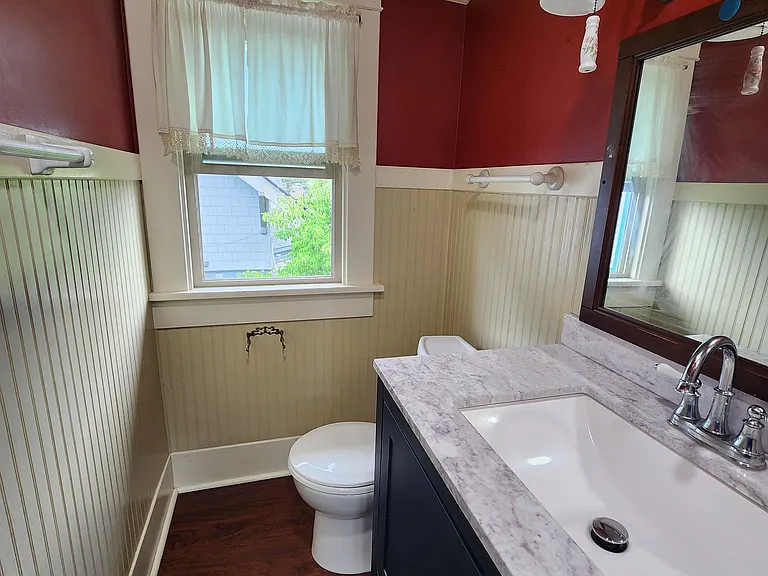 806 H St — Photo 24