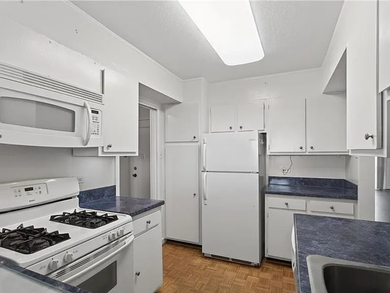 7320 Glenroie Ave #10E — Photo 19