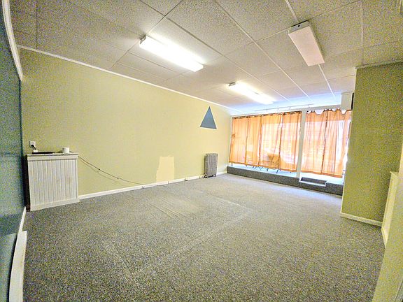 5th image of 108 Main Street