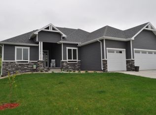6561 Palm Valley Dr, Sioux City, IA 51106