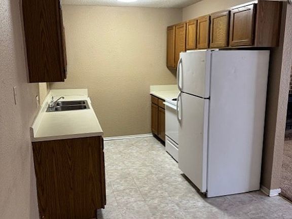 4th image of 1328-1330 Eastgate Dr #1328