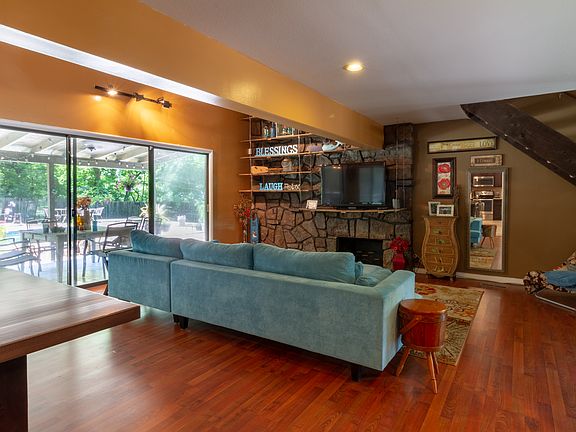 Living room 1