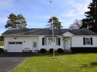 28 Charles St, Corning, NY 14830
