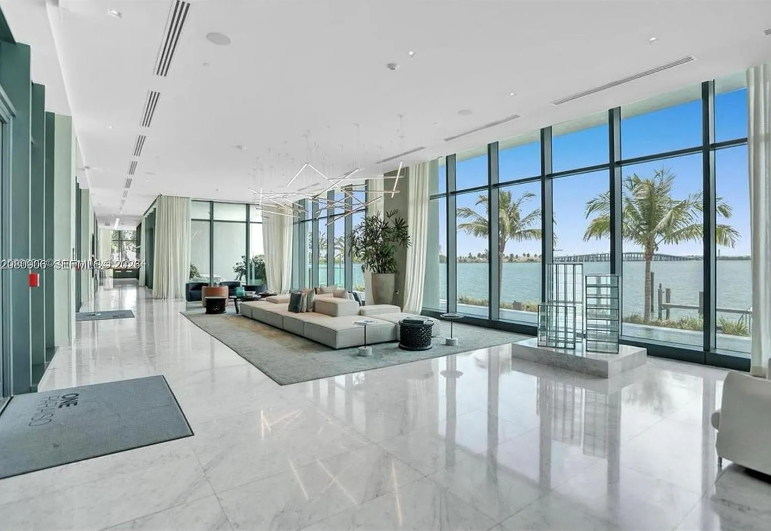 One Paraiso Condo — Photo 3