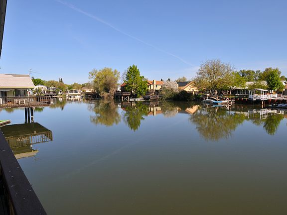 2nd image of 15248 Harbor Ln