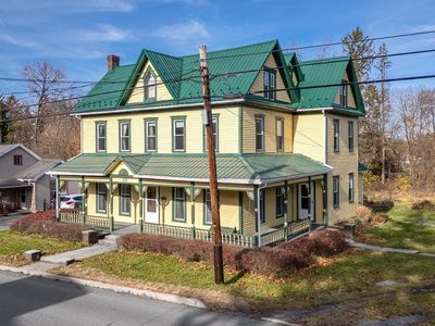 337 S Main St, Pleasant Gap, PA, 16823