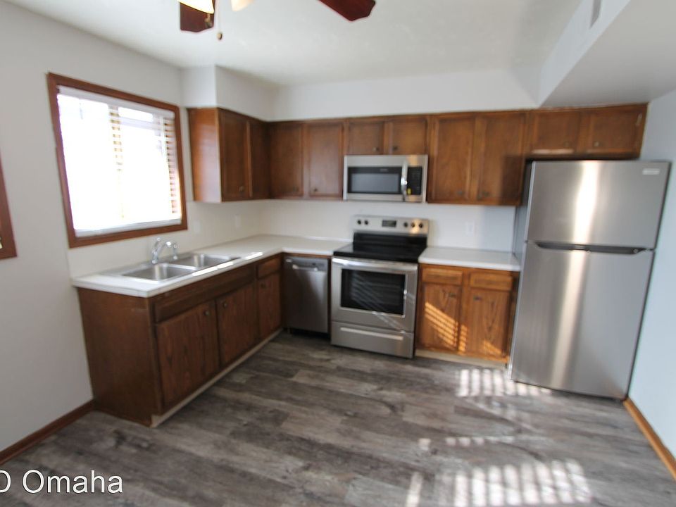 1st image of 10715 O St APT 1