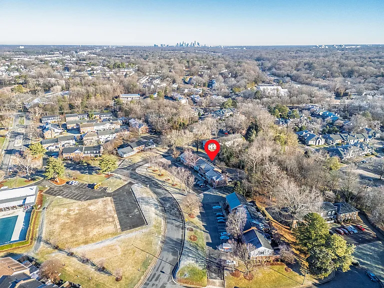 8418 Knights Bridge Rd — Photo 35
