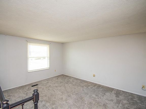 2nd image of 596 Deerfield Dr