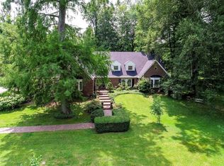 11600 Valley View Rd, Anchorage, KY 40223