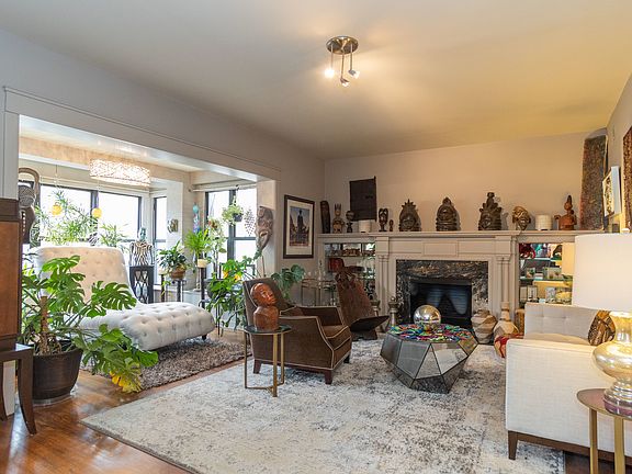 3rd image of 5639 N Kenmore Ave #2
