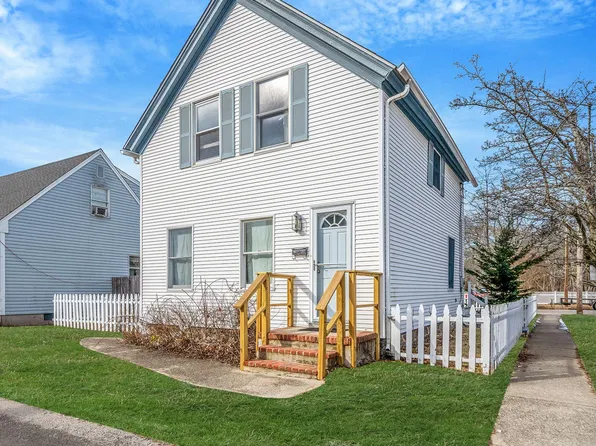300 Johnson Court, Greenport, NY 11944