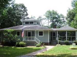11698 River Crest Dr, Gloucester, VA 23061
