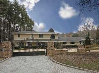 1269 Pine Valley Rd, Oyster Bay, NY 11771