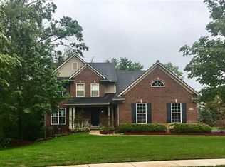 5878 Pine Trace Ct, Howell, MI 48843