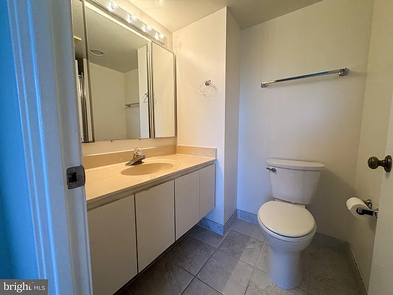 15107 Interlachen Dr #807 — Photo 7