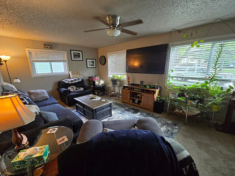 2714 Alan St — Photo 5
