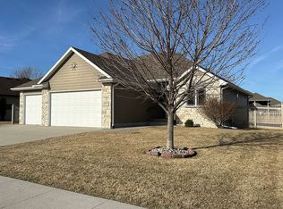 1113 Eastwood Dr, Fremont, NE 68025