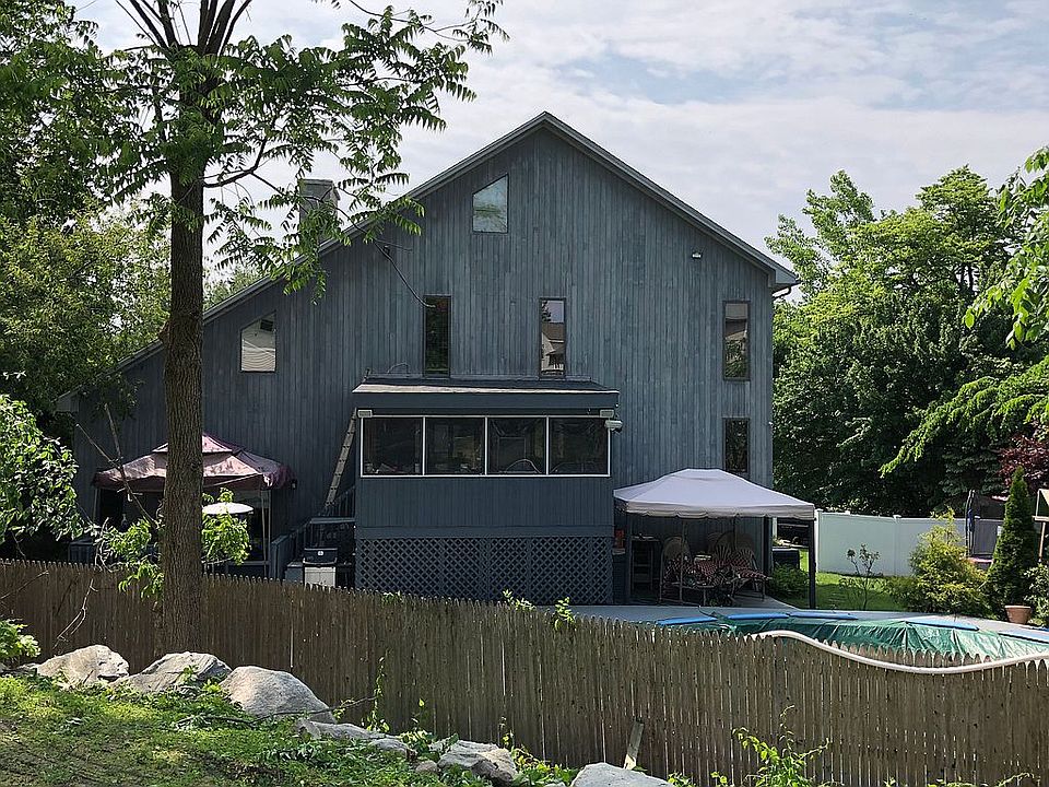 2nd image of 6 Bourne Ave