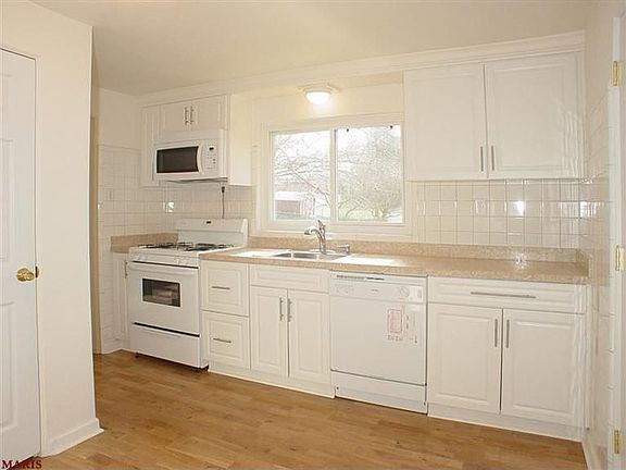 3rd image of 7348 Idamor Ln