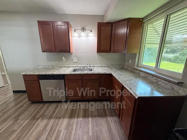 1654 Mowbry Ln — Photo 14