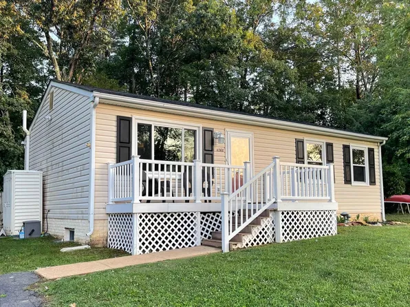 11300 Maplewood Dr, Locust Grove, VA 22508