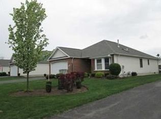 5584 Hidden Lake Dr, Lockport, NY 14094
