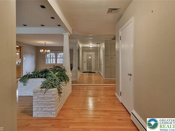 5th image of 207 N 27th St