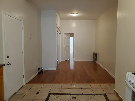 Rented by Capri Jet Realty Corp | media 7