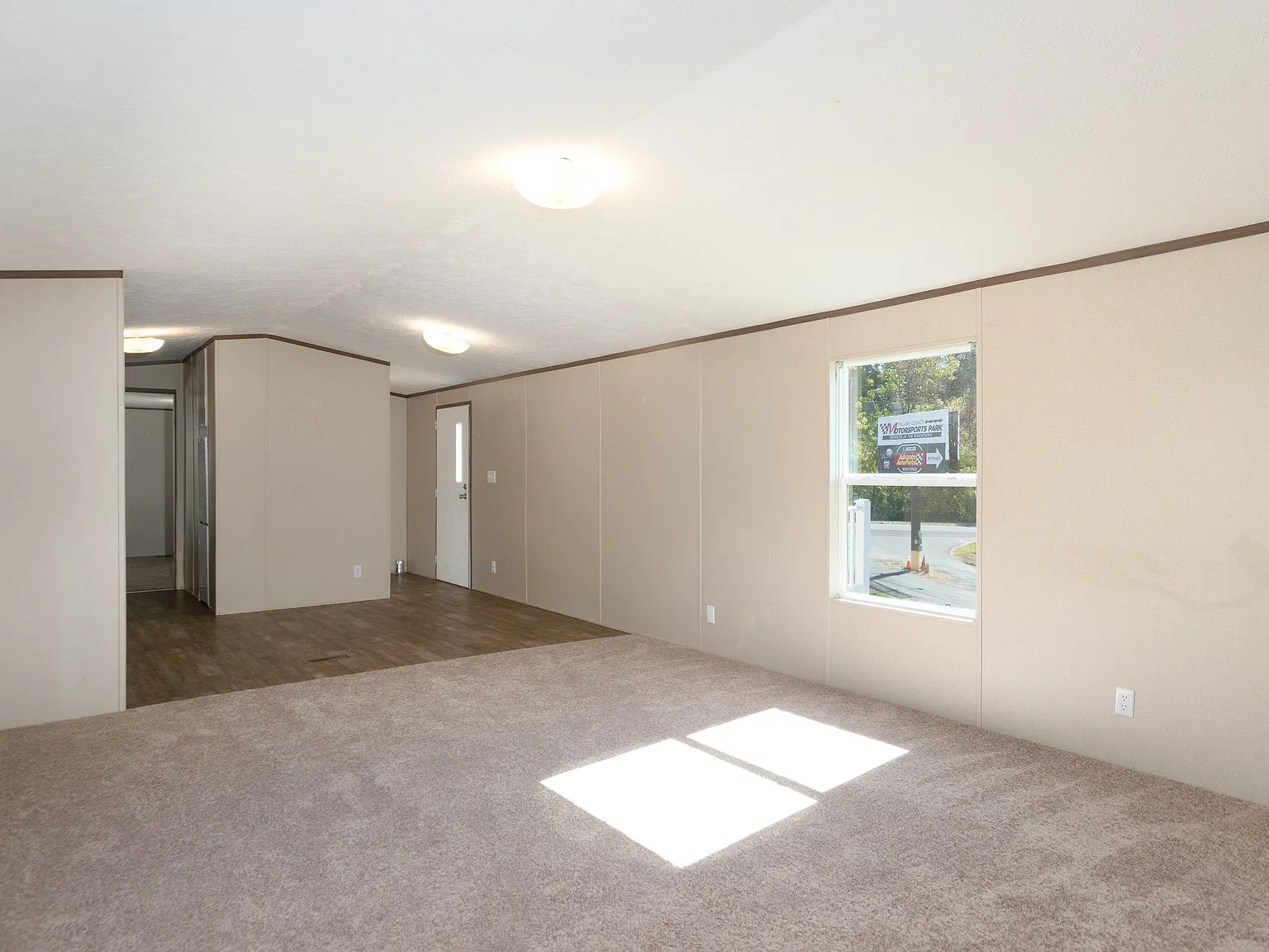 3 bed, 1281 sqft, $950 — Photo 2