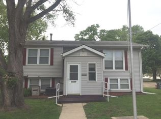 1701 W 1st St, Dixon, IL 61021
