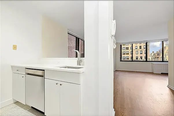 Rented by REAL New York | media 3