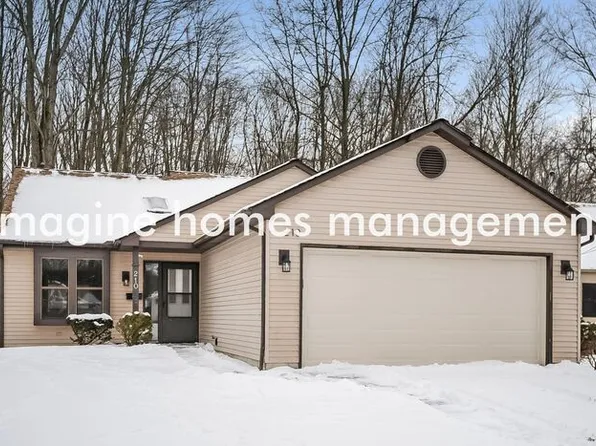 210 Maplelawn Dr, Berea, OH 44017