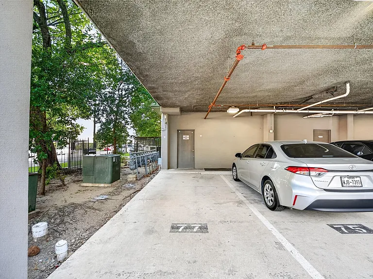2401 Crawford St #B209 — Photo 43