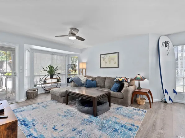 516 Mananai Pl #15-A, Honolulu, HI 96818