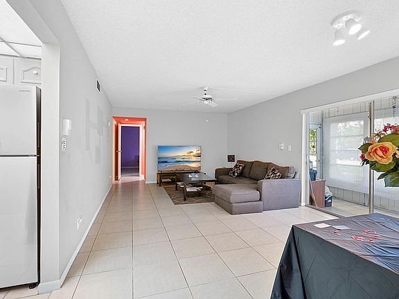 3rd image of 335 W Laurel Drive #3M