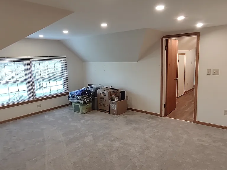 17565 W Wisconsin Ave — Photo 38
