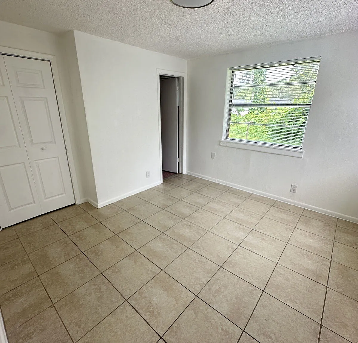 1 bed, 1.0 bath, $950 — Photo 4