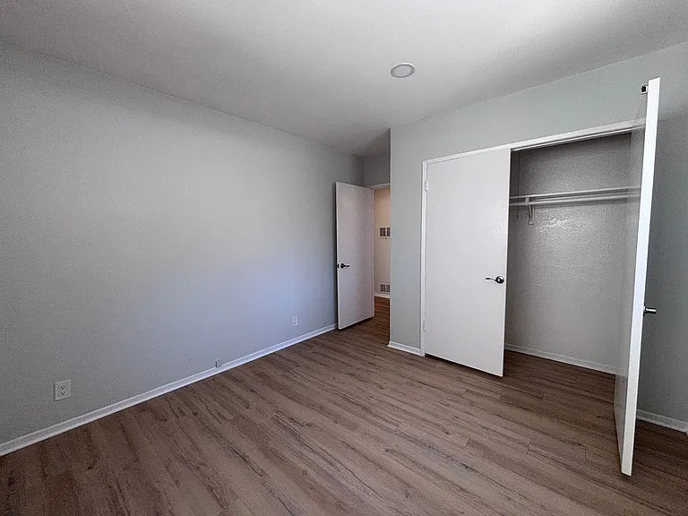 12323 Texas Ave — Photo 15
