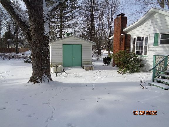 3rd image of 110 E Birch St