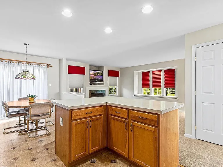 387 Wheatfield Cir — Photo 16