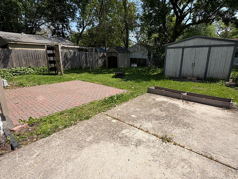 2316 Harris St — Photo 5