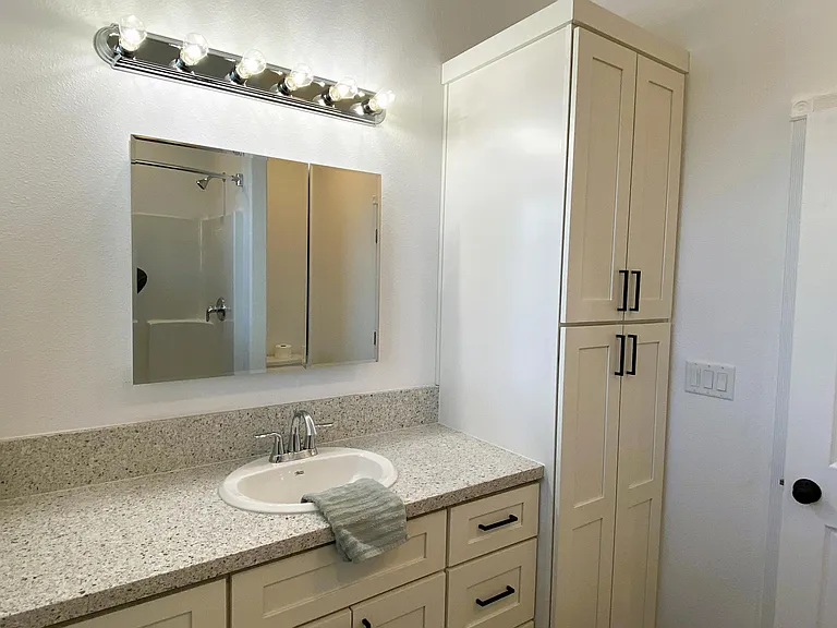1127 Leland St — Photo 7