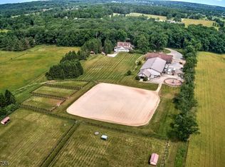 27 Yard Rd, Delaware Twp, NJ 08559